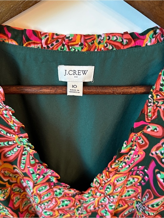 J. Crew Dresses & Skirts - J. Crew Green Paisley V-Neck Blouse with Pink & Orange Accents